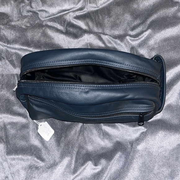 Men’s Shaving Bags - Picture 4 of 7